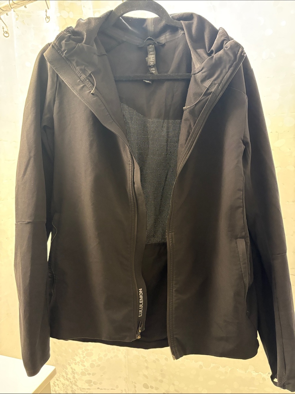 lululemon athletica Men's Black Hooded Raincoat with Mesh Vent